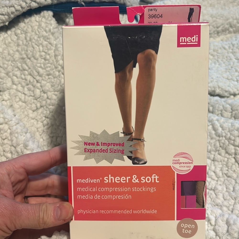 Mediven 39604 compression stocking 20-30mmHg natural full panty open toe IV